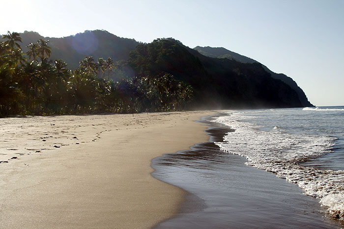 VE0907EM343_playa_de_puy_pui.jpg [© Last Frontiers Ltd]